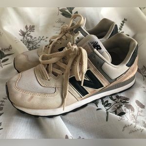 Women’s New Balance 574 Size 9.5 Cream & Rose Shoes